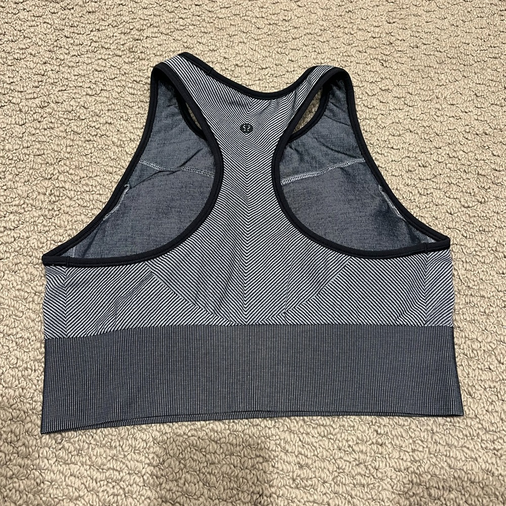 Lululemon Ebb to Train crop